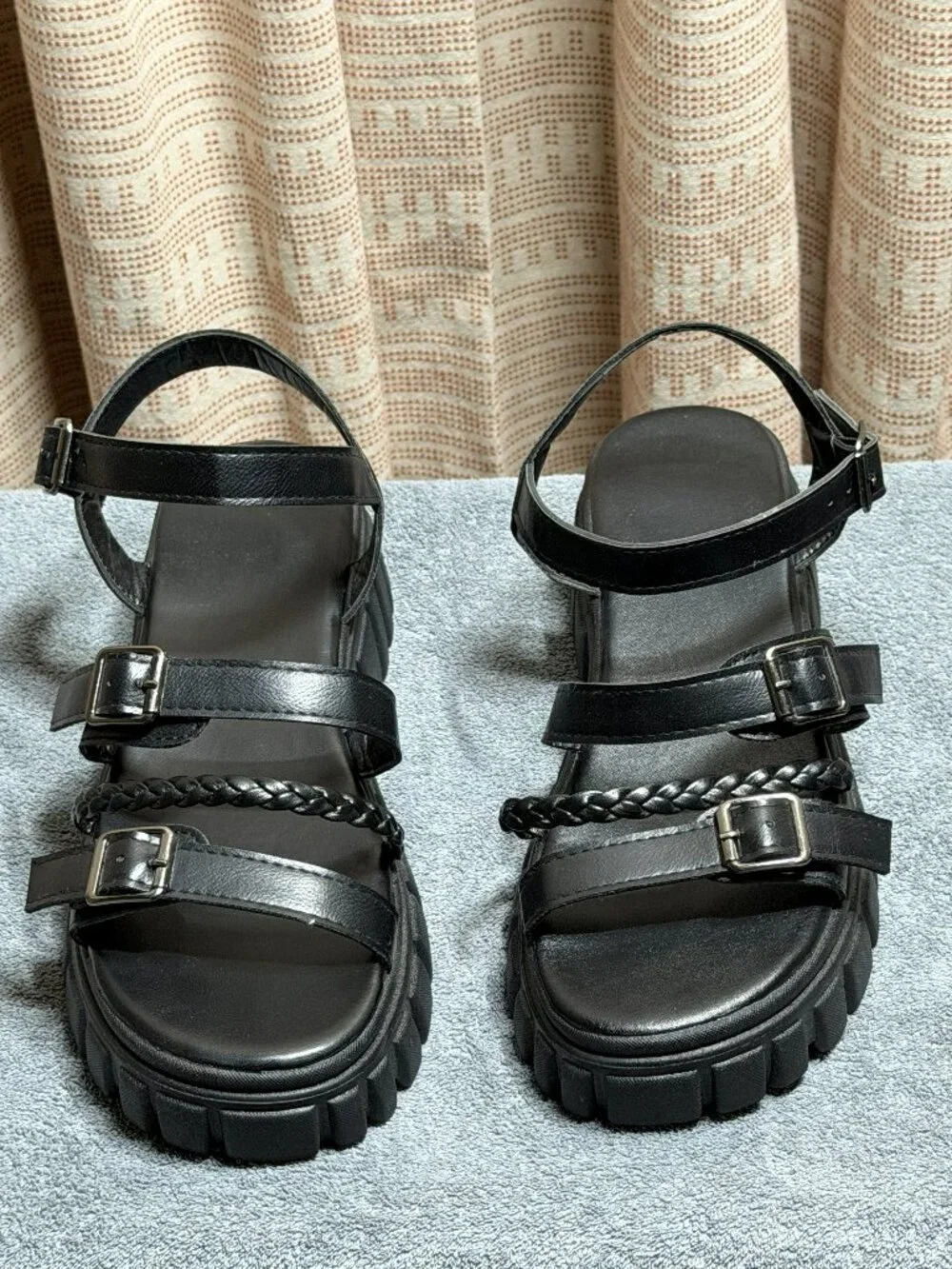 SHEIN Platform Wedge Roman Sandals Sandals — Size 8